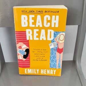 Beach Read by Emily Henry
